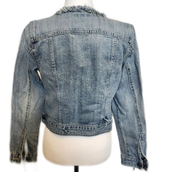 Chaps Light Wash Denim Jean Jacket, 5 Buttons, Raw Hem Collar, Sz Small - Picture 3 of 9